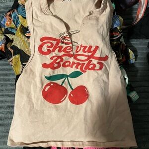 Mystery Baddie shirt lot with free matching set !